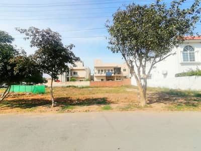 Facing Park 1 Kanal Plot Available For Sale On Prime Location