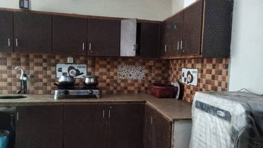 Single room on 3rd floor (only for ladies) read description