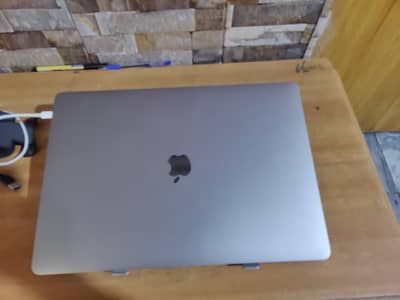 Macbook pro 2019 i9 9th gen 16 inch