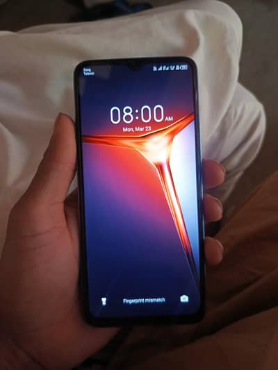 hot 30i 8.8 128 box sath h charge ni h