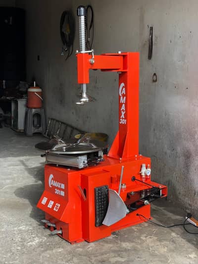 TYRE CHANGER MACHINE.