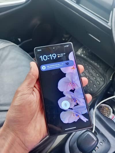 Google pixel 6 mobile all ok sirf upar wala gilas tuta hua hai