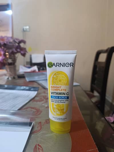 Garnier vitamin c face scrub