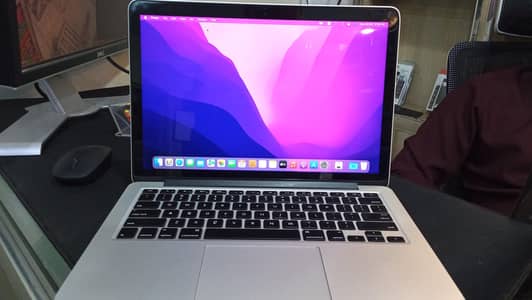 MacBook 2017 Pro  Apple
