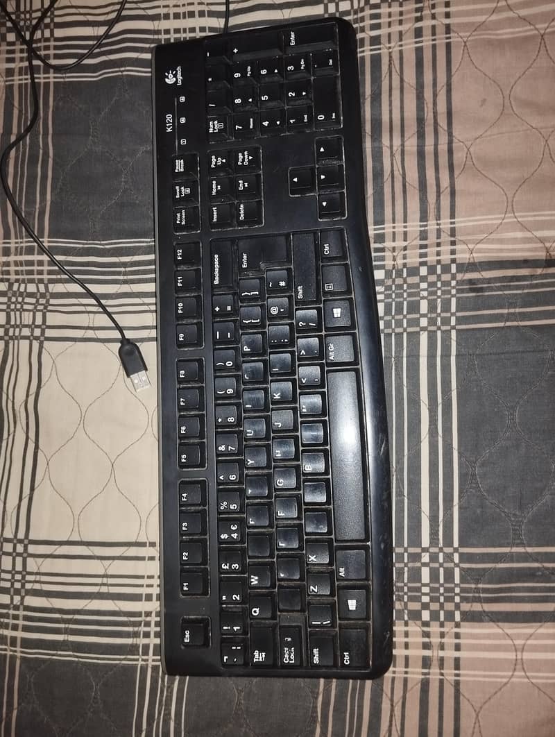 Logitech  wired keyboard 1