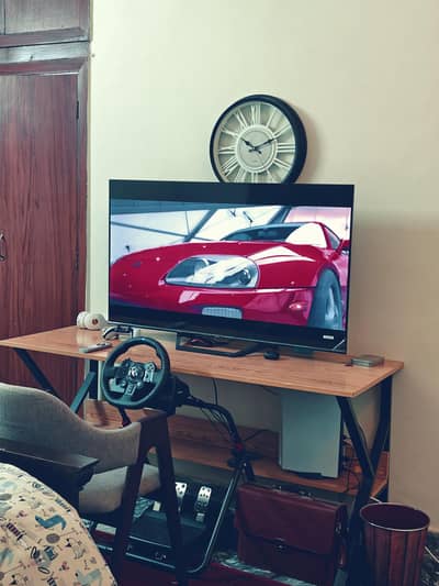 Logitech G923 Steering Wheel in (10/10 condition) PS Version + Stand