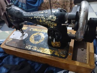 sewing machine in excellent condition