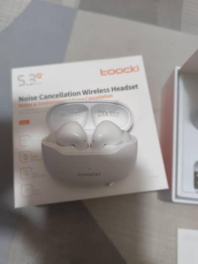 Earbuds Perfect Toocki Brand Original Perfect Sound perfect Battery