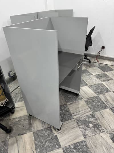 Urgent Sale 12 Cubicals & 20 chairs