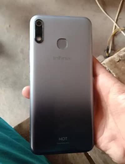 Infinix Hot 8 2+32 5000mah battery for sale and exchange