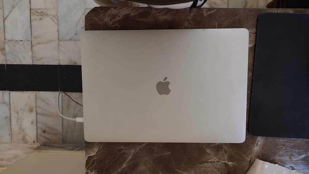 macbook pro 2017 1