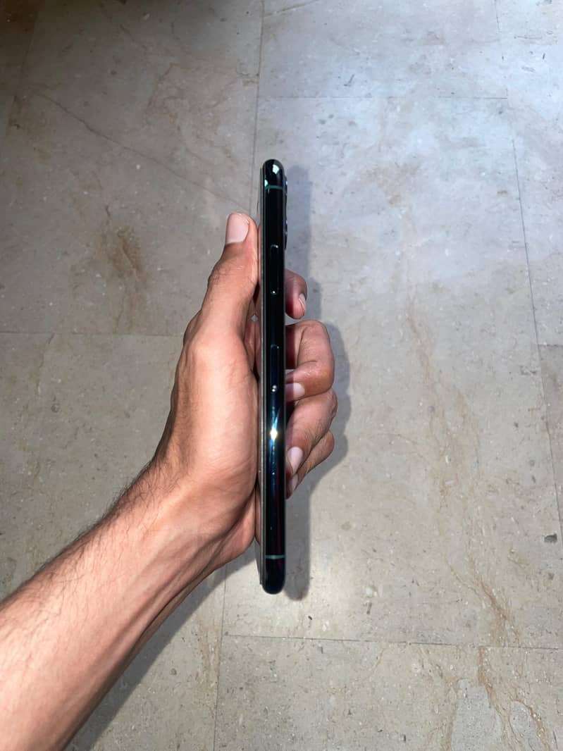 Iphone 11 pro max 4