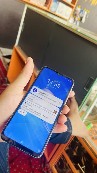 y20s 4/128 condition all ok back camera lens blurr