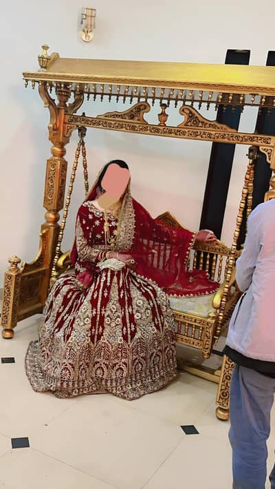 Exquisite Maroon Velvet Bridal Ensemble: Masterapiece for Barat