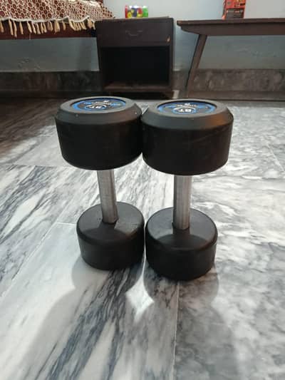 10kg Rubber Dumbbells (Pair) – Strong Grip – Excellent Condition