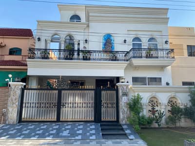 10 Marla New House In Satluj Block, DC Colony Gujranwala.