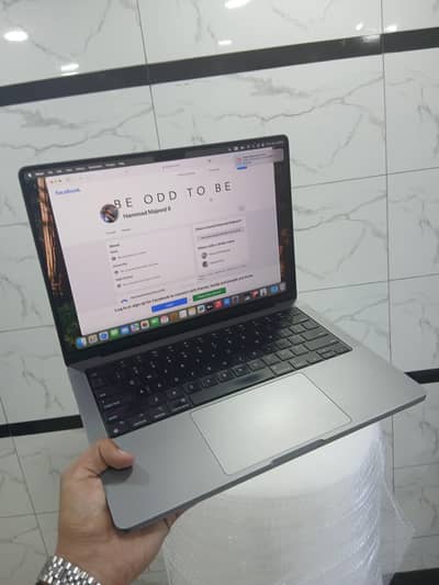 MACBOOK M1 PRO