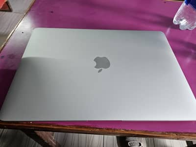 Macbook Air 2020 New logo