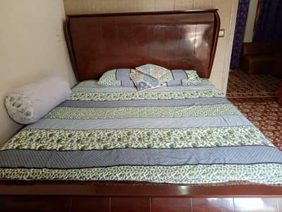 KING SIZE Bed (slightly used)