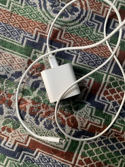 Original apple 20w charger with cable (0304-7930008)