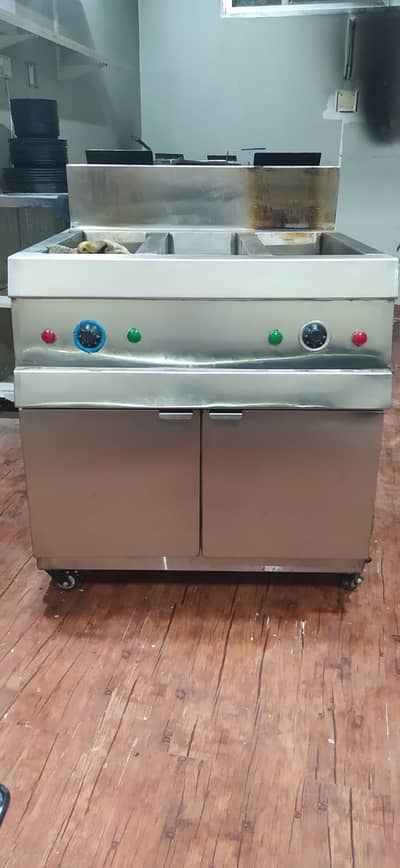 Deep Fryer (16ltr, Double Tank, Dryer) & Hot Plate (20X30)