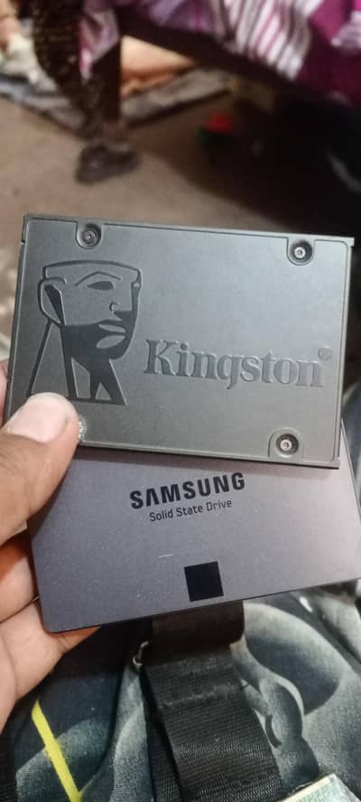 Samsung 128GB, Kingston 256GB