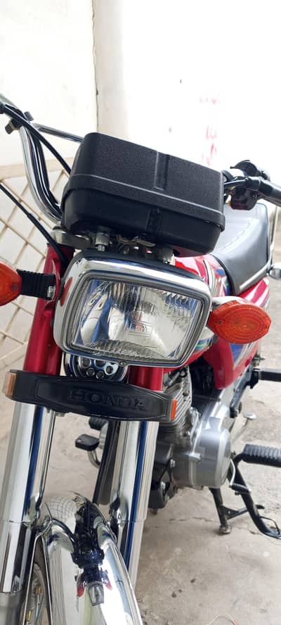 22/23 model honda 125 total genuan location mansehra total original