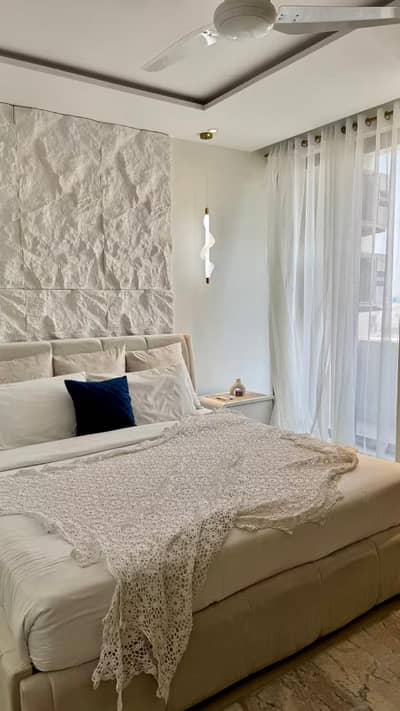 Luxurious 01 Bed Apartment Zameen Aurum Gulberg on per day rent