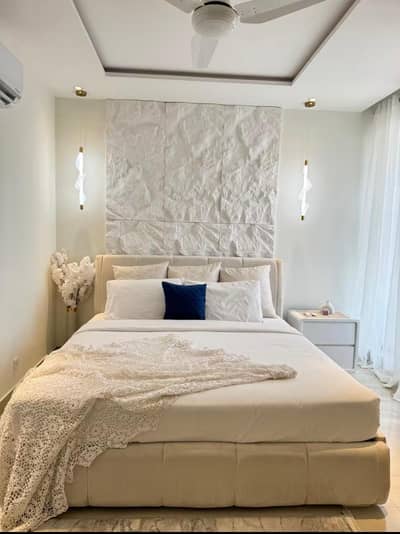 Luxurious 01 Bed Apartment Zameen Aurum Gulberg on per day rent