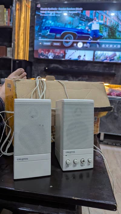 Branded speaker for sale just wire option base also available