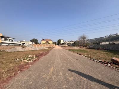 Prime Location Residential Plot Of 6 Marla In Bani Gala For sale
