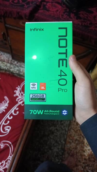 NOTE 40 PRO 12+12 256 WITH BOX AND ORIGINALCHARGER