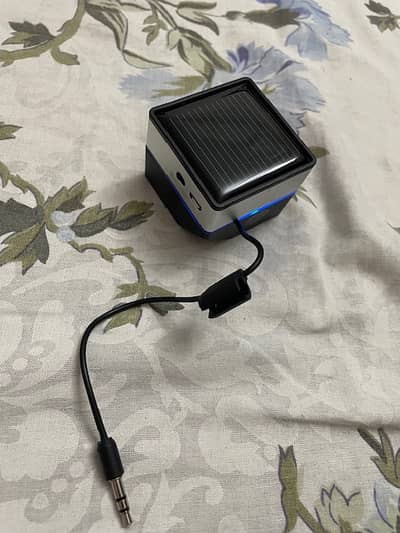 Solar/USB powered Mini Blueooth Speaker