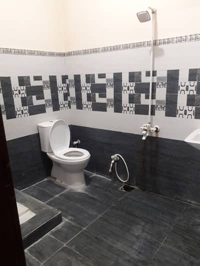 three bed dd portion for rent in johar