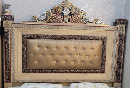 king size bed with side tables