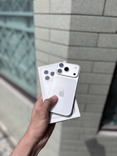 iPhone 17 pro NON PTA (factory unlock) like brand new