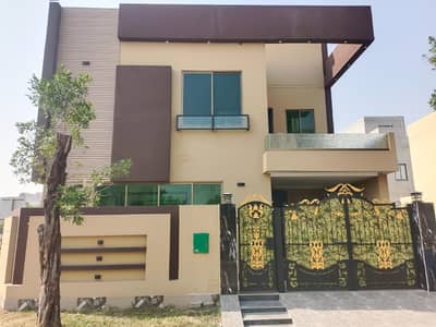 7 Marla Corner House On Heart Of Bahria Nasheman