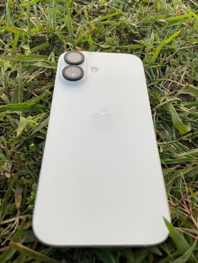 iPhone 16 128 gb white colour