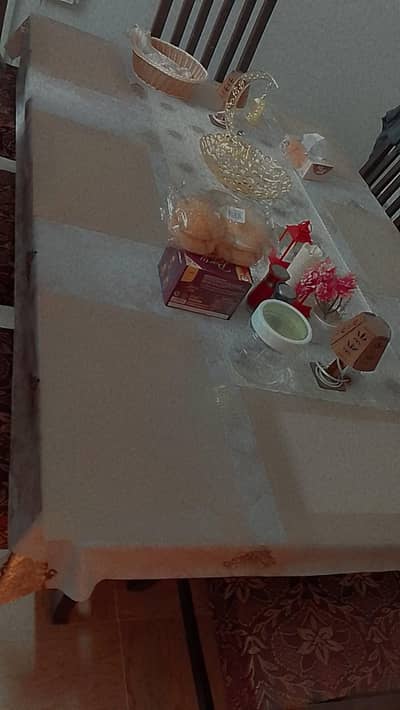 8 Person Dinning Table For Sale Excellent  in Condition