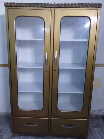 The showcase is in A+ condition, Price will be sligthly negotiable.