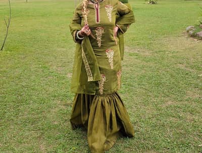 bht achy dresses hyn bilkul new hyn 10 by 10 conditions hyn