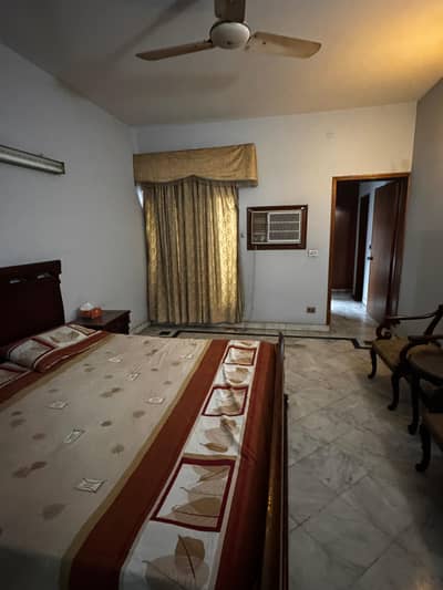 MODEL TOWN 1KANAL HOUSE FACING PARK