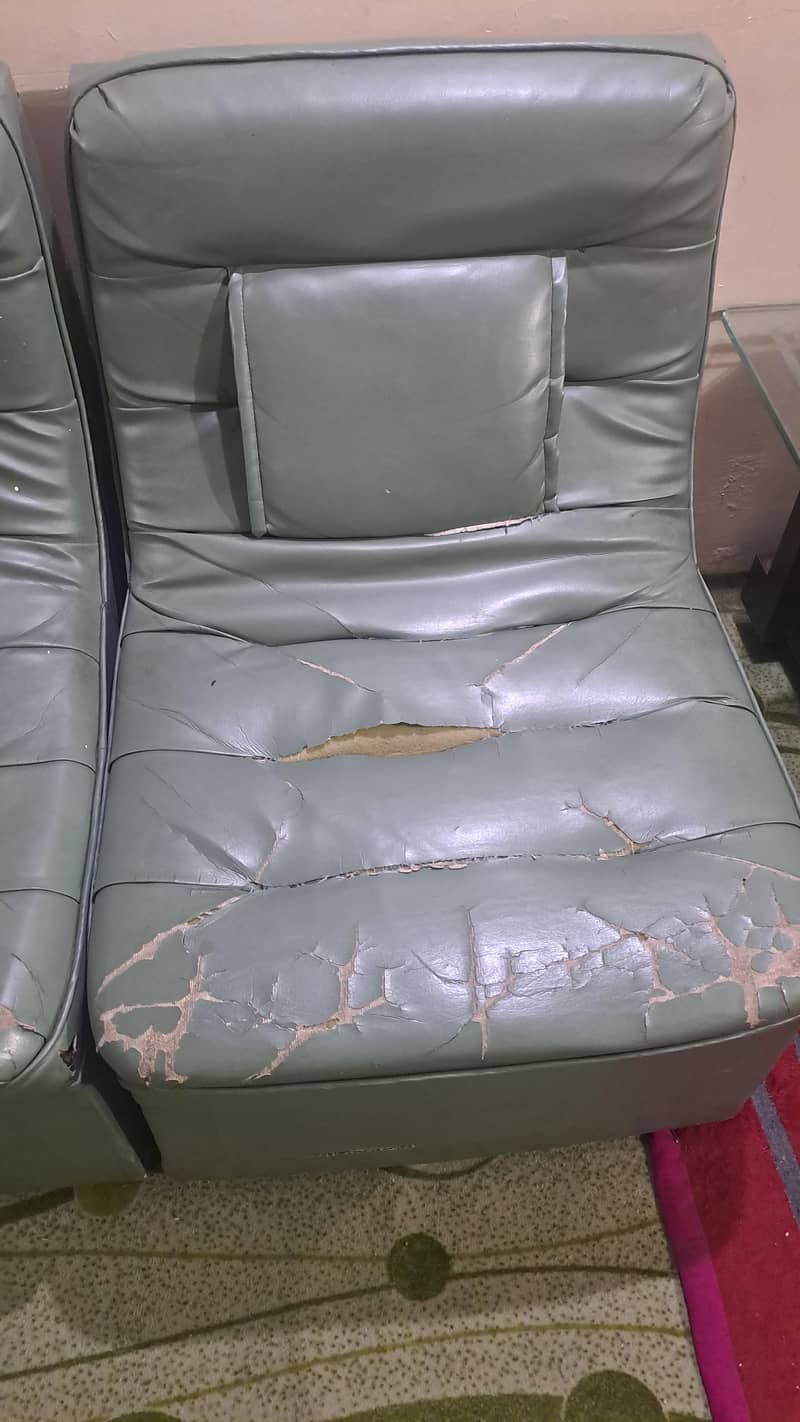 2 Single sofas 1