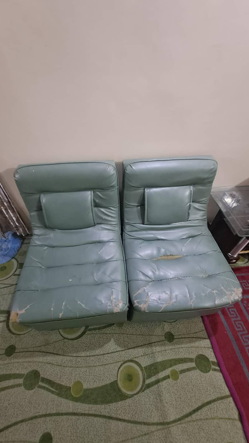 2 Single sofas 3