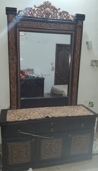 Dressing table