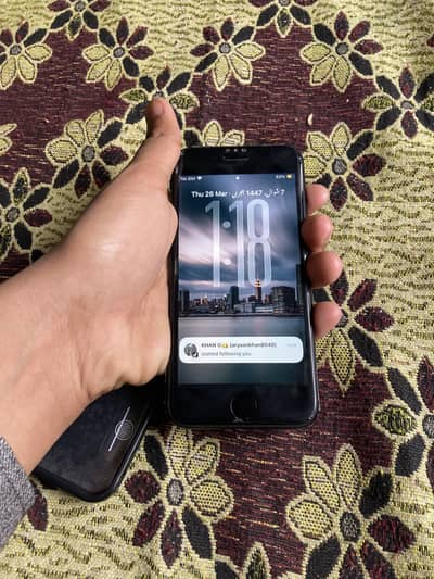 Iphone se 3 with box and geniun cable and stickers