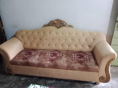 Brand new complete sofa set for sale at very best rates. .