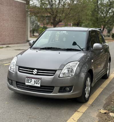Suzuki Swift DLX 1.3 Navigation 2015 End. Totel Genuine.