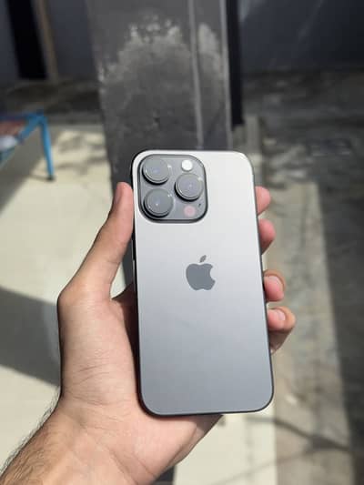 Iphone 14 pro, black color, 256gb, battery health 85%, non active