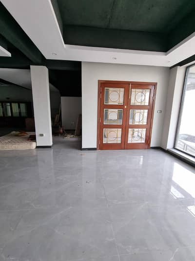 Unfurnished space for office available for rent